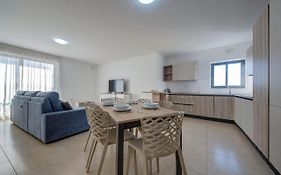 Point G&V Apartment Sea Front Bugibba